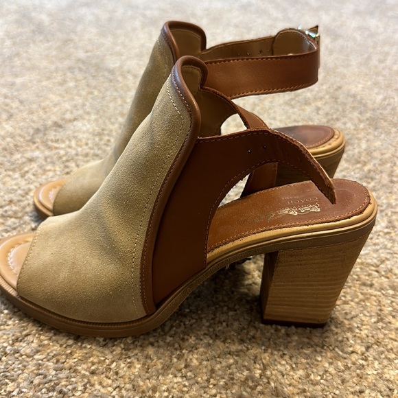 Open toe Coach heels - Picture 9 of 9